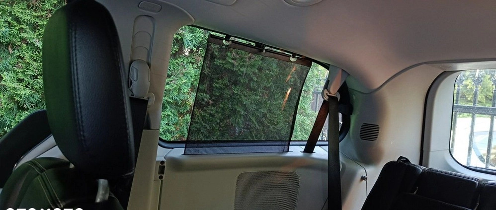 Lancia Voyager cena 63500 przebieg: 222000, rok produkcji 2014 z Międzylesie małe 529